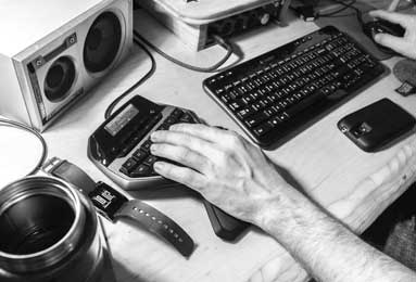 随着巴萨2-1绝杀赫罗纳，塞维利亚1-3马洛卡，西甲最新积分榜出炉